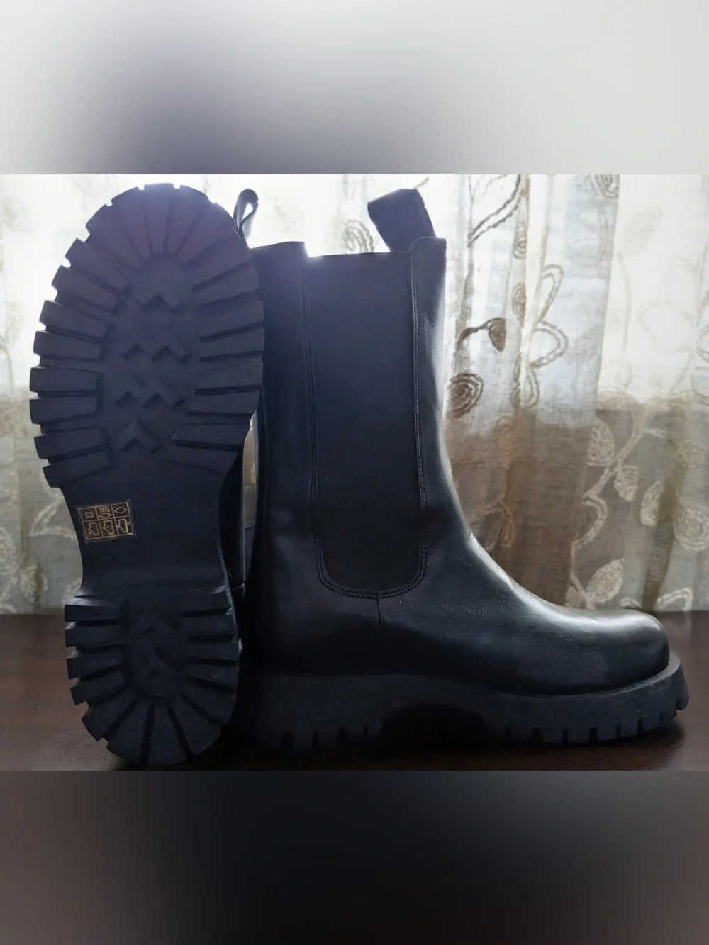 Women's Black Platform Chelsea Boots with Lug Sole